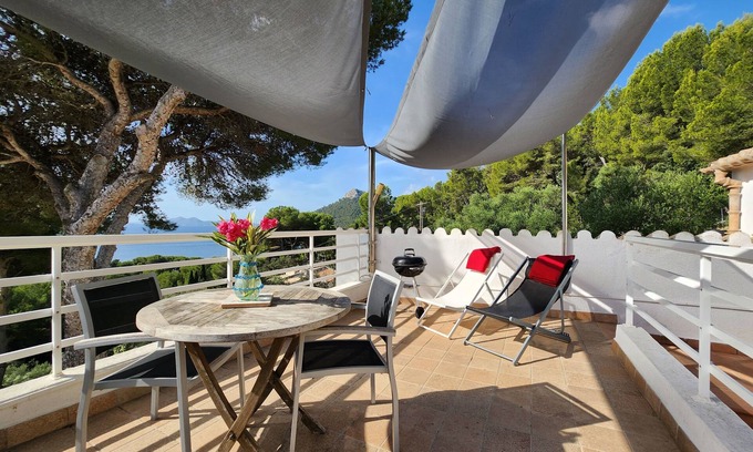 Playa de Formentor Apartment | FORMENTOR studio, panoramic view, direct sea access, swimming pool, air conditioning, wifi, parking