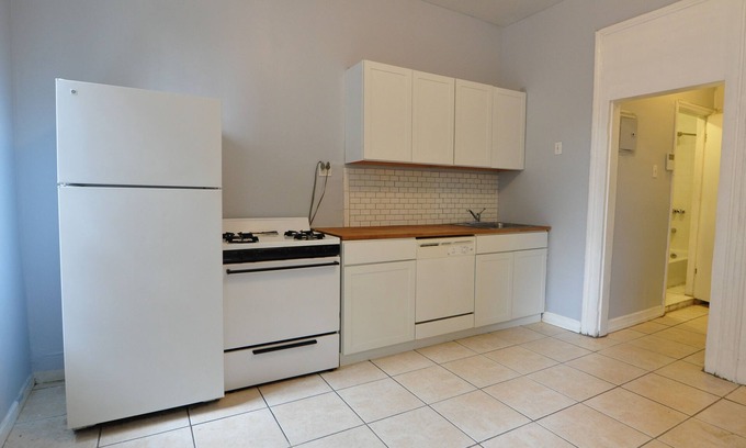 Wade Hampton House | Former farmhouse sleeps 8