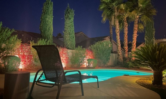 Spring Valley House | FORMULA 1, GUARD GATED ESTATE HOUSE Summerlin area 5-Bdrm/Private Baths, Pool,