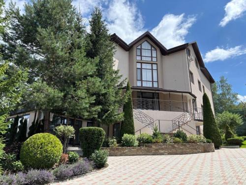 Skhidnytsya Hotel | Forrest Hotel
