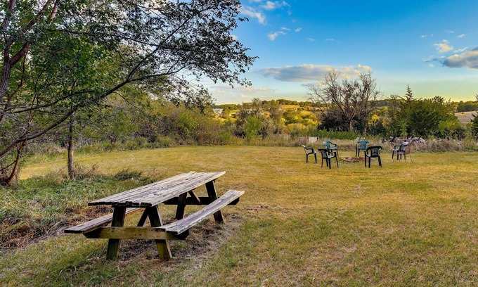 Fort Calhoun Apartment | Fort Calhoun Home w/Screened Porch + Playground!