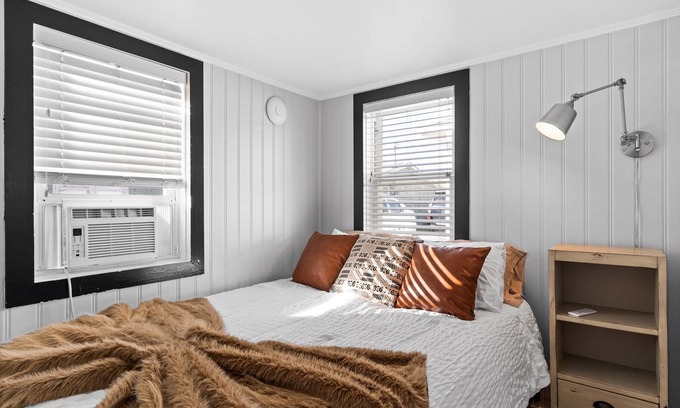 Kure Beach Cottage | Fort Fisher Flat~ Cottages @ Kure~ Beach, Fishing, Pool, Walk to Pier