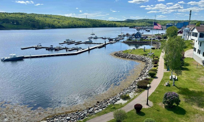 Bucksport Hotel | Fort Knox Park Inn