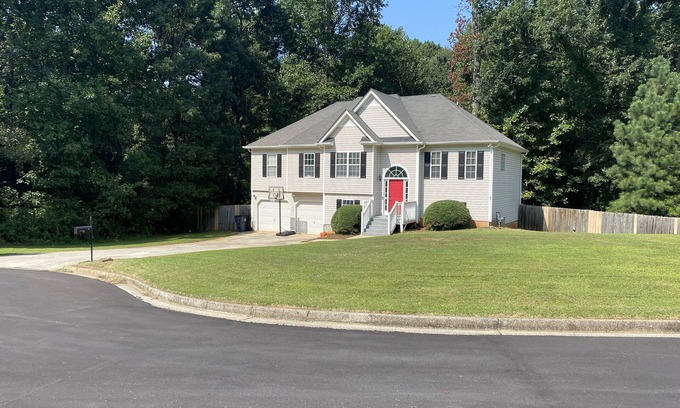 Powder Springs House | Fortress of Solitude