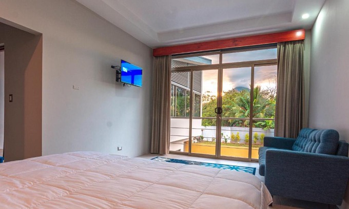 La Fortuna Villa | Fortuna Deluxe Vacation Home