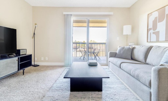 Foster City Apartment | Foster City 2BR w Gym Pool WD nr highways SFO-566