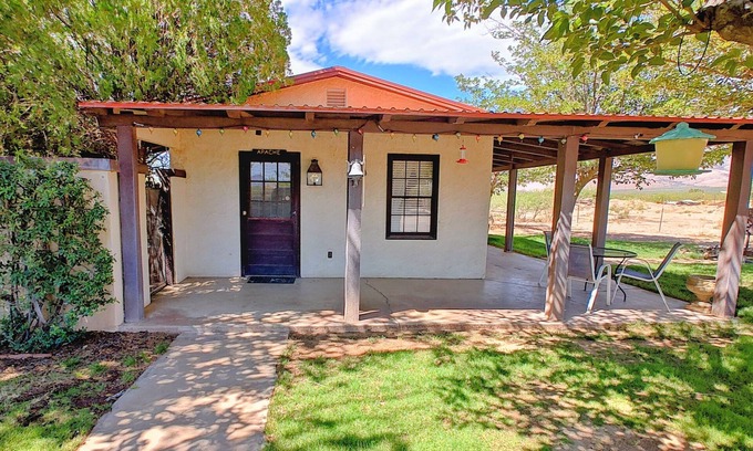 Portal House | Four Bar Cottages: The Apache