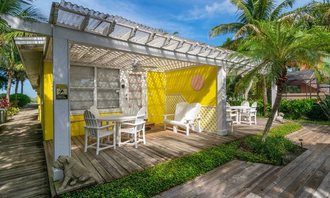 Ilexhurst House | Four Beach Lovers 3 | Beach Property, Garden View