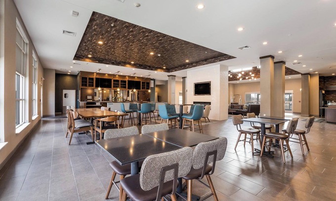 Simonton Lake Hotel | Four Points by Sheraton Elkhart