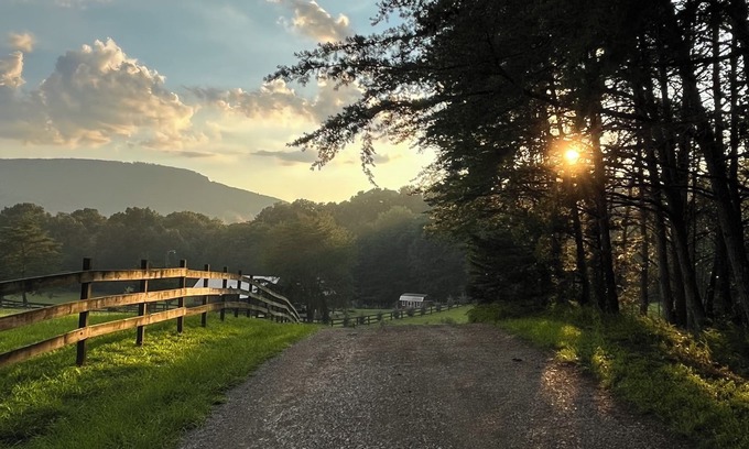 Rising Fawn Cottage | "Fox View Cottage" Breathtaking Views, Pet-Friendly, Wheelchair accessible!