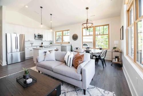 Blowing Rock House | Franklin on Main