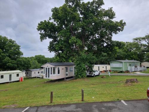 Cowes Ski Chalet | Free ferry on 7 days bookings Jul Aug