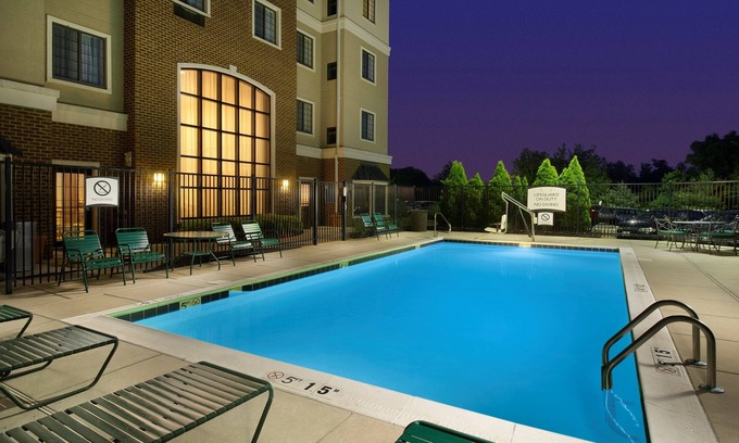 Linthicum Heights Condo | Free Wi-Fi + Complimentary Breakfast + Outdoor Pool | Near the BWI Airport
