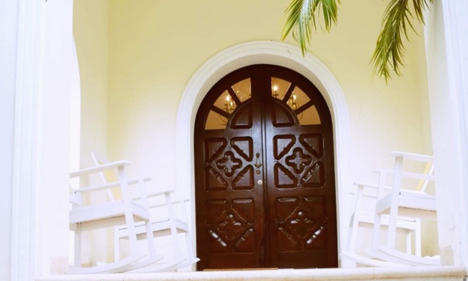 Merida Municipality Villa | French-Colonial Villa,Close to Paseo Montejo, Hotels and Restaurants!