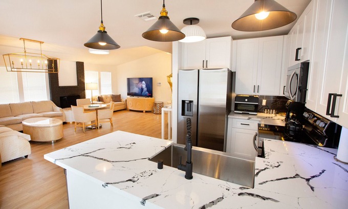 Rancho Nevada Estates House | Freshly Remodeled Stylish House