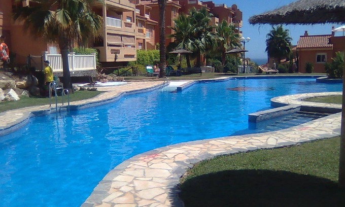 Urbanizacion Hacienda las Chapas Apartment | FROM £245pw, 3bed Sleeps 6 CABOPINO, MARBELLA, SOUTH FACING BALCONY