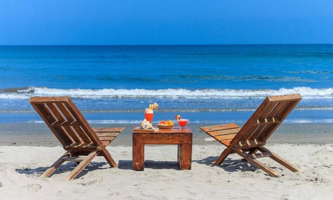 Zona Norte Ski Chalet | Front line beach house, ¡perfect for groups!