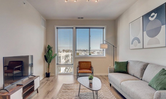 Brewerytown Apartment | Frontdesk | 1 BR Apt near Strawberry Mansion