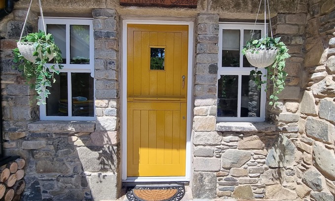 Loughinisland Cottage | Frontview Cottage - Sleeps 6