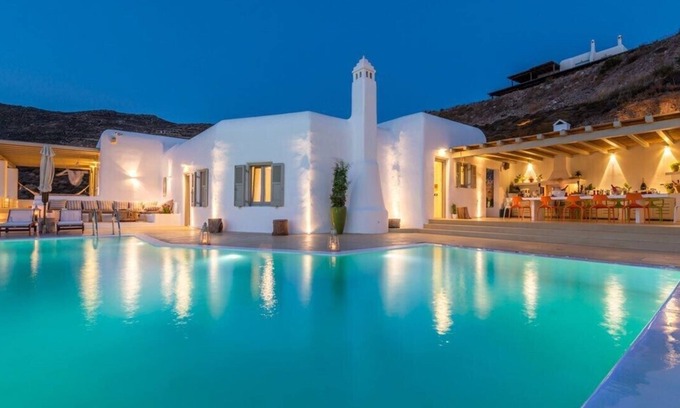 Ftelia Villa | Ftelia 8BR Villa with Pool & Sea View
