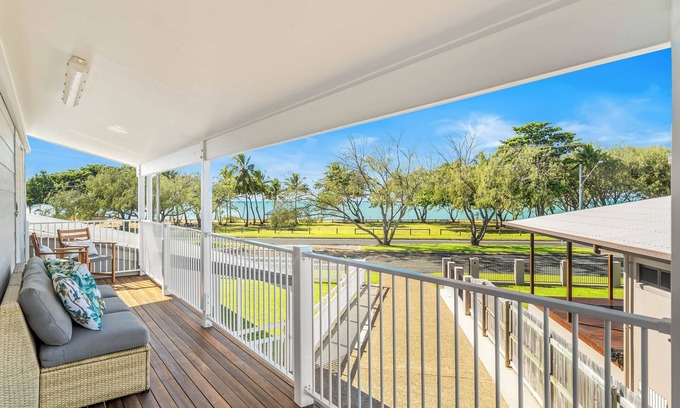 Slade Point House | Full House, Unit 1 Anna & Unit 2 Barry at Beachside Mackay at Lamberts Beach, AU