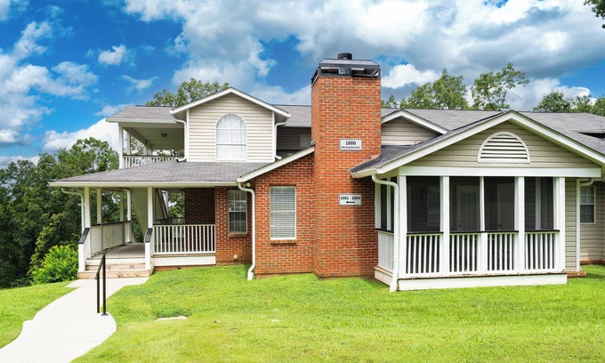 Meadowbrook Condo | Fully Furnished 2BR/2BA Condo off Hwy 280 near Birmingham