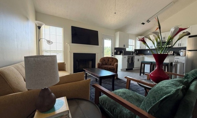 McDonough House | Fully Furnished McDonough Rental Perfect for Professionals and Families