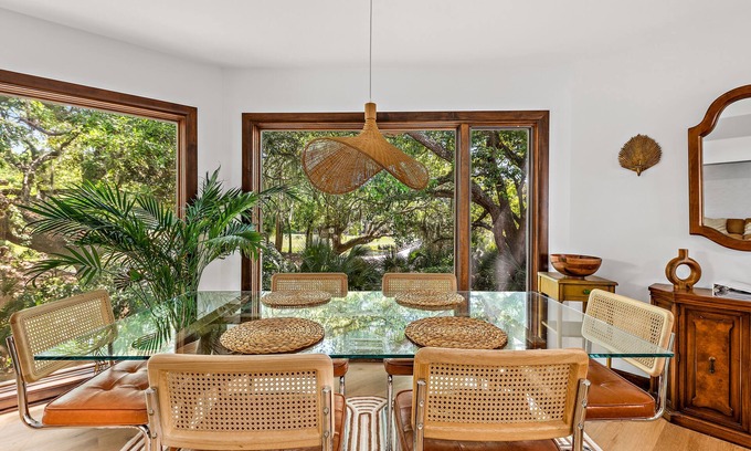 Spinnaker Beachhouses Villa | Fully Renovated! Beautiful 2BR/2BA Villa! Walk to Beach & Club! Amenity Cards! Dog Friendly!