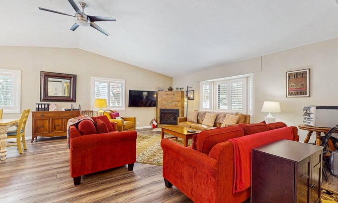 Ridgewood House | Fully updated home near the lake with full kitchen & free WiFi