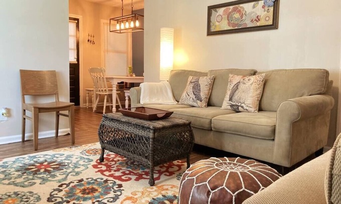 Columbus House | Fun 2 bedroom home w/office space, 14 min to Fort