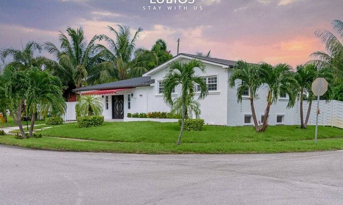 Miami Gardens House | Fun 5BR Retreat w/Pool, Beach, Games & BBQ