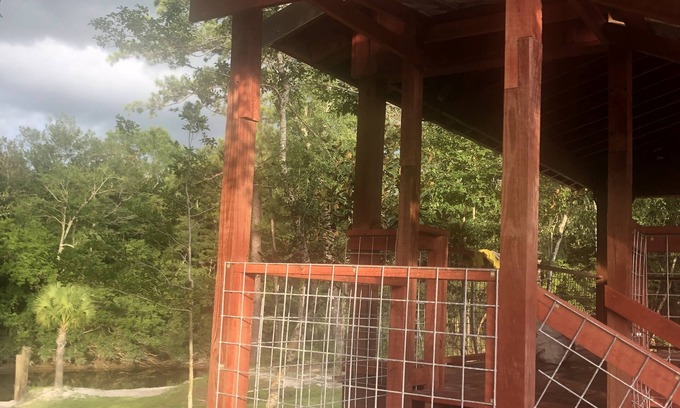 Biloxi Cabin | Fun Bunkhouse located right on the River