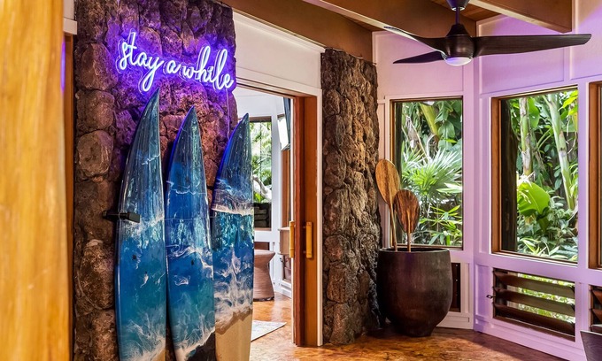 Waimanalo Villa | Fun Hawaii Hobbit House w/ AC, Tropical Vibes, Mountain View, Steps to the Beach