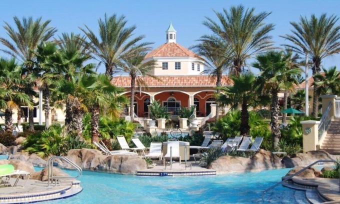 Regal Palms House | FUNCATION VILLA