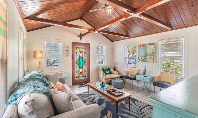 Sunset Beach House | Funky Beach Shack at Sunset Beach! One block to beach, live music and SUNSETS!