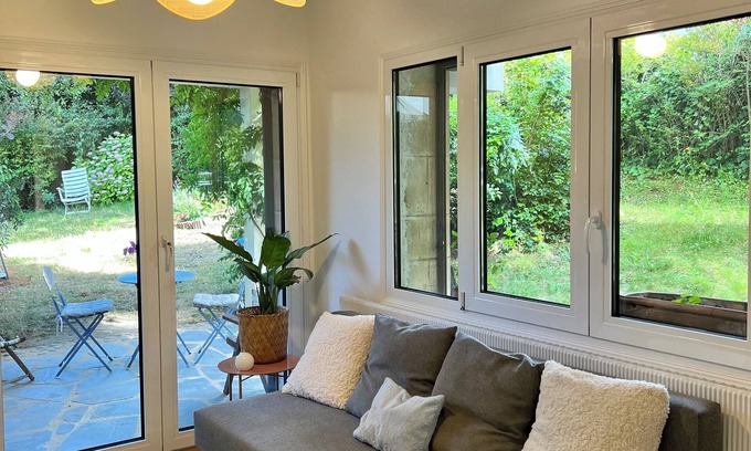 Bougival Apartment | Furnished Design Studio 25m² - Direct access to La Défense