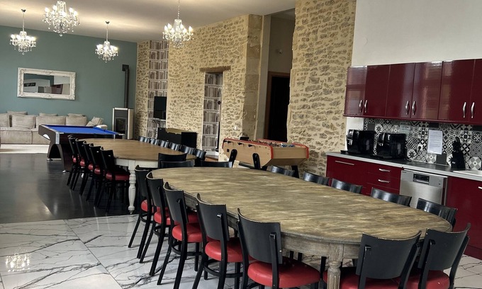 Ballon-Saint-Mars House | Gîte sleeps 26 (Ancienne Ecole)