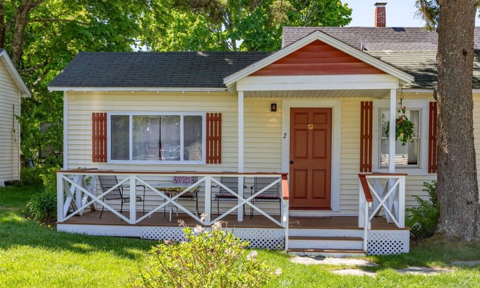 Hulls Cove Cabin | Gallagher's Travels Cabin Two (2 Bedroom)