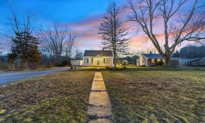 North Stonington House | Gambler's Getaway