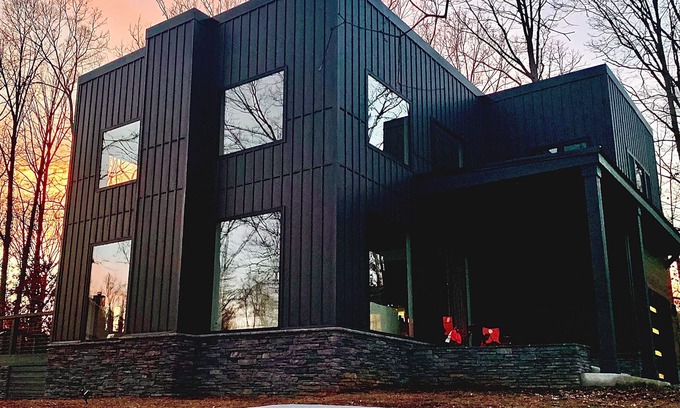 Clemson House | GAME DAY PERFECT! Minutes from Death Valley and steps to Patrick Square! 🏈🐅🧡