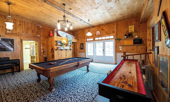 Jacksonville House | GAMERS HAVEN, River Wine Inn!