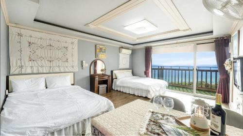 Ganghwa House | Ganghwa Badatgashimteo Pension