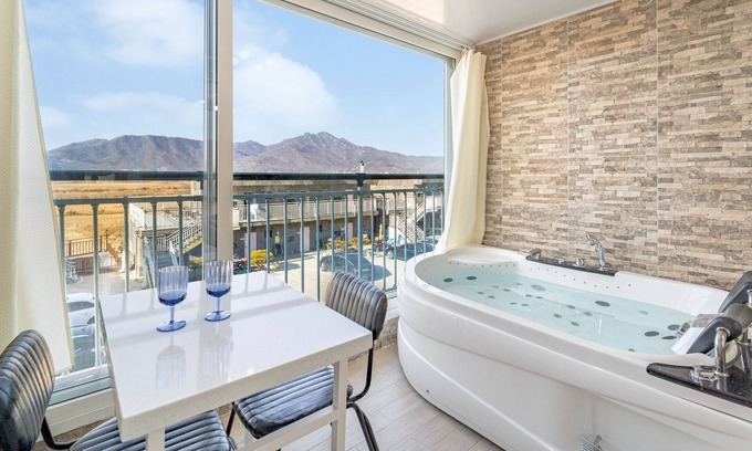 Ganghwa House | Ganghwa The Starspa Pension