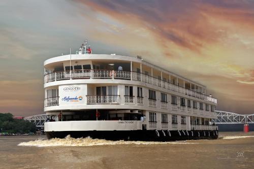 Varanasi Hotel | Gangotri - A Divine River Retreat