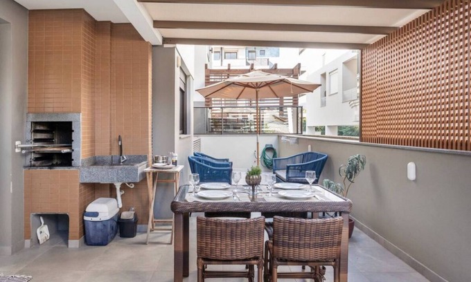 Governador Celso Ramos Apartment | Garden apartment in Praia de Palmas