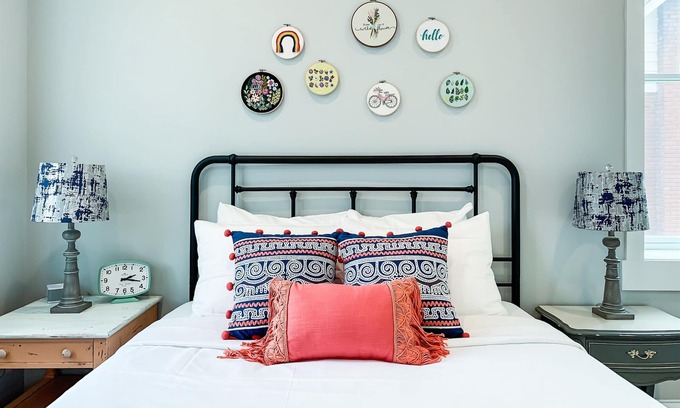 Washington House | Garden Flat at Cedar Haus - Downtown WashMo, Dog-Friendly, Wineries, Fenced Yard