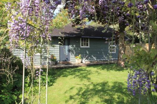 Debenham House | Garden Lodge