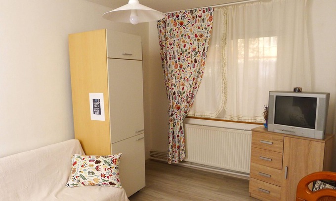 Resita Apartment | Garden view is a cosy apartment close to the main markets and city center.