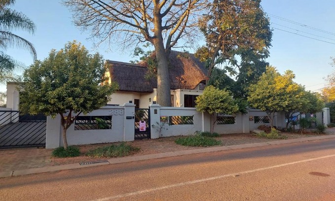 Sinoville House | Garrett B&B