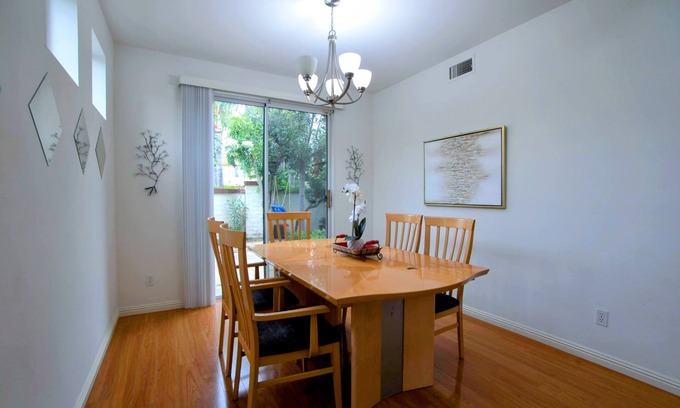 Tustin House | Gated 3BR 2.5BTH w/Pool and Spa in Tustin